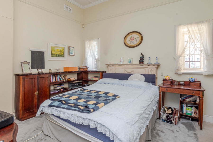 6 Bedroom Property for Sale in Fresnaye Western Cape